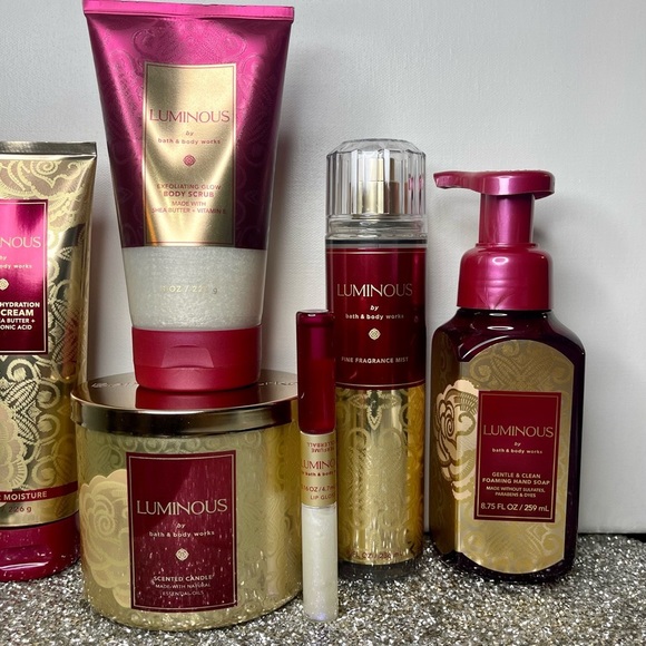 Bath & Body Works Luminous Gift Set 7 Piece Body Care Candle Christmas Gift Nwt - Picture 4 of 5
